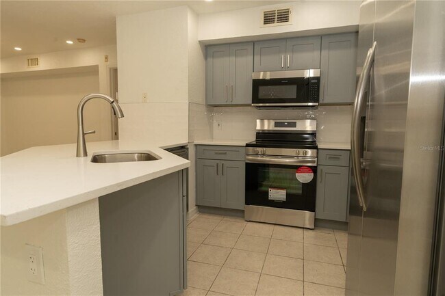 Building Photo - 831 Camargo Way