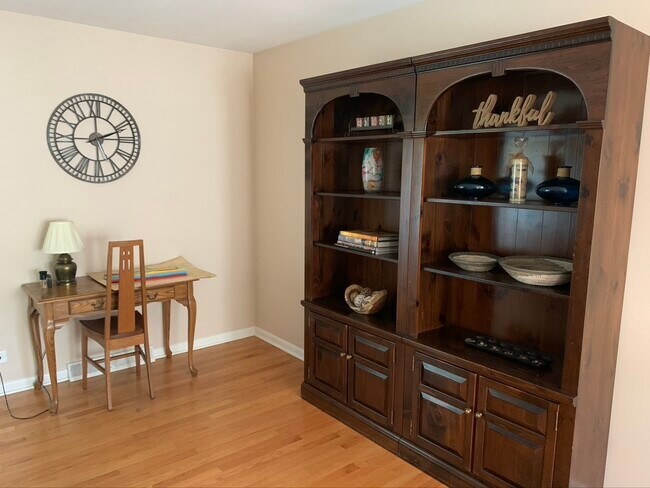 Foto del edificio - 1126 Laurel Ln