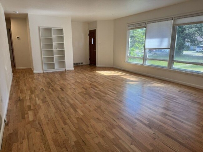 Foto del edificio - Single level home in Mid Town