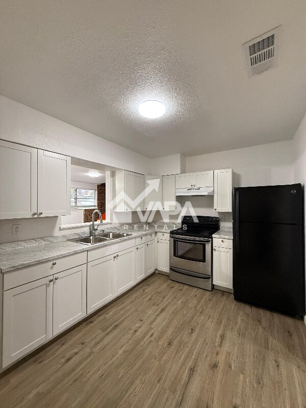 Building Photo - 943 Weizmann St