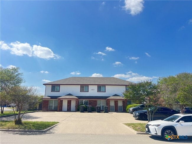 Foto del edificio - 4413 Abigail Dr