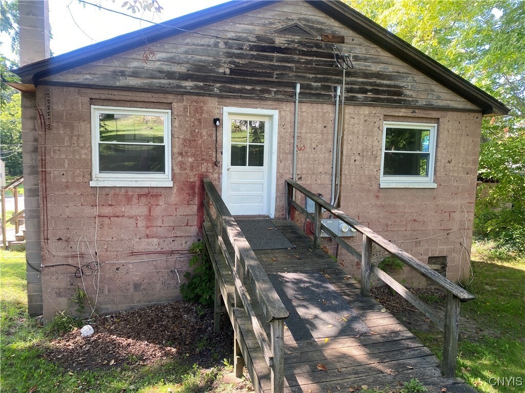 Primary Photo - 5940 Jefferson St