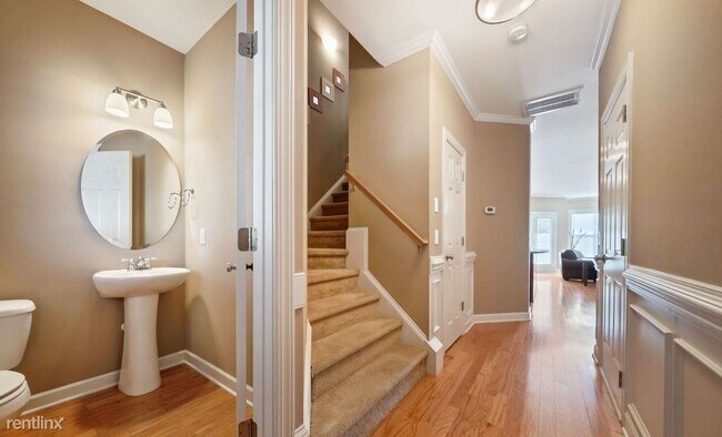 Building Photo - 3 br, 2.5 bath Townhome - 3503 Provost St