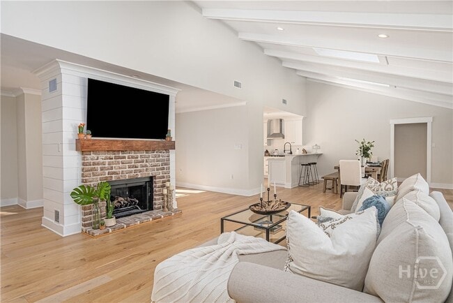 Building Photo - 10 Howley Ln