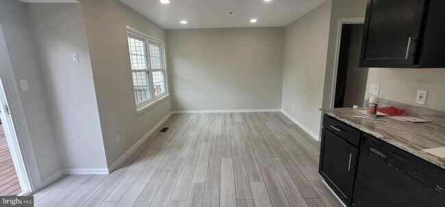Building Photo - 8413 Meadow Green Way