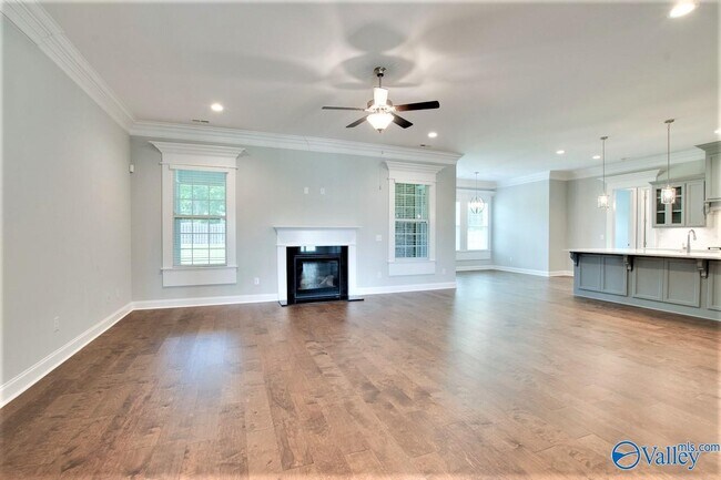 Building Photo - 330 Merrydale Dr