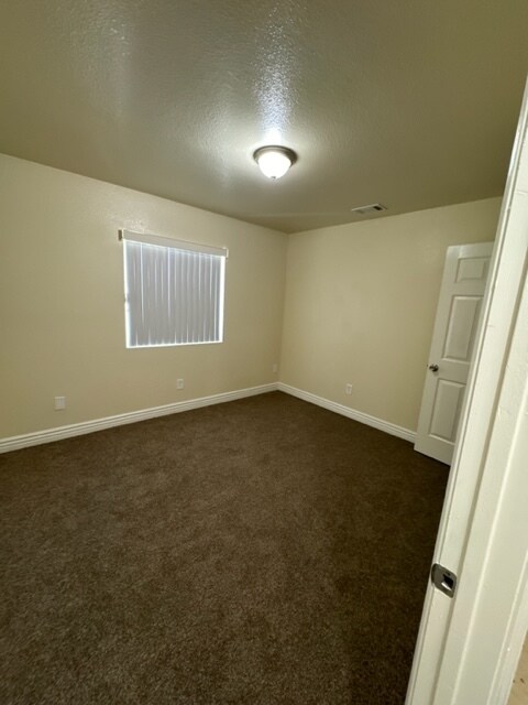 Foto del edificio - 325-327 E 60th St