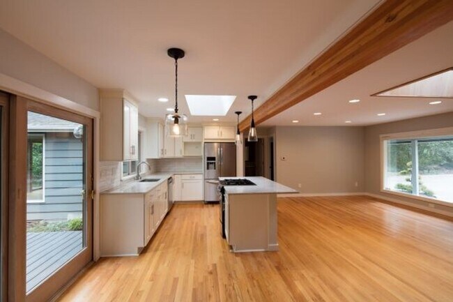 Foto del edificio - Remodeled 1949 Bungalow in Lake Oswego