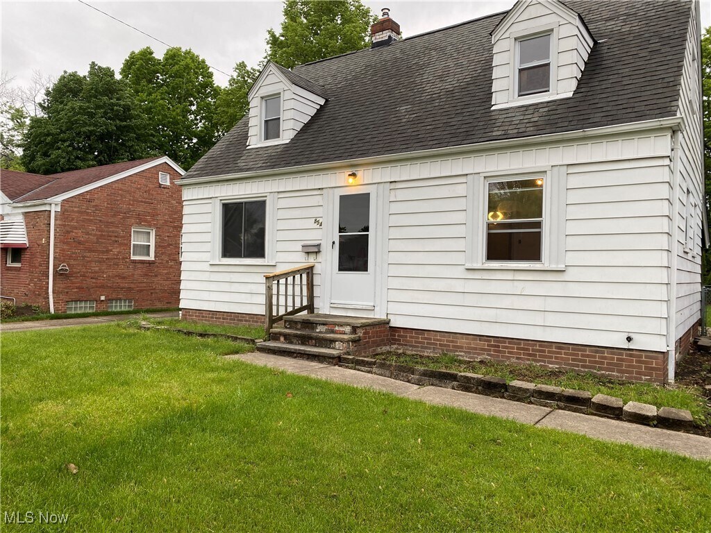 854 E 258th St Euclid, OH 44132 – photo 1