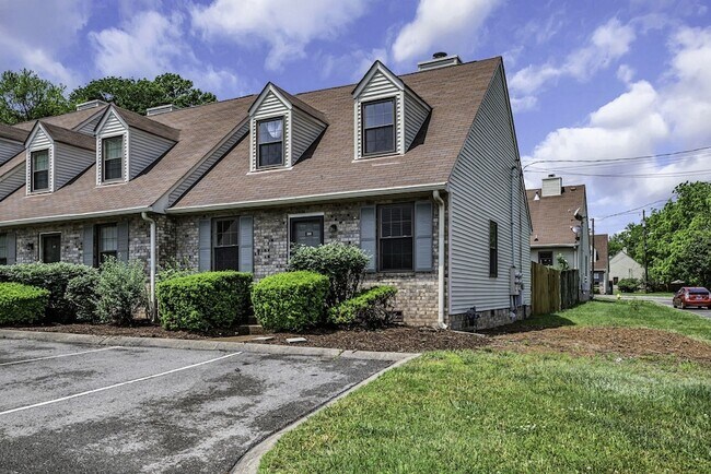 Foto del edificio - 200 Deerpoint Ct