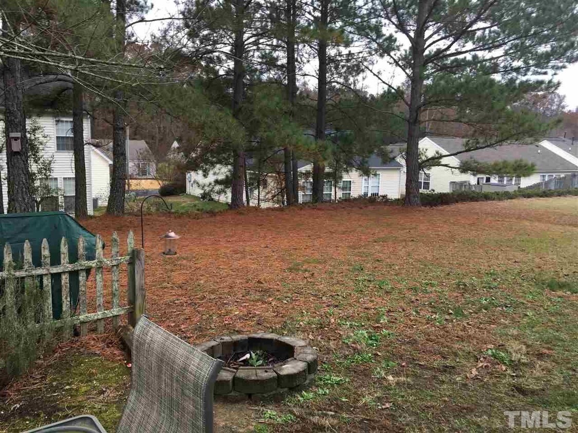 Building Photo - 402 Kinship Ln