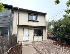 Building Photo - 1138 Delaware Dr