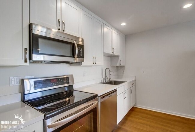 Building Photo - Cozy 1Bdm 1Ba Condo in Desirable Point Lom...
