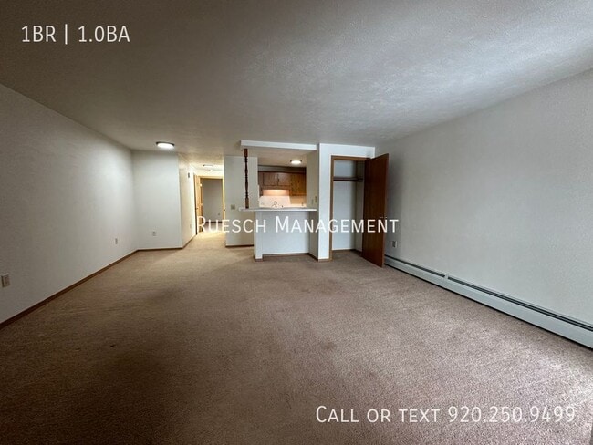 Building Photo - Cozy 1 Bedroom 1 Bath Upper Apartment Avai...