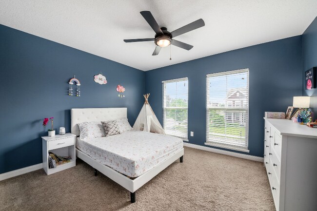 Foto del edificio - 6138 Longwood Dr
