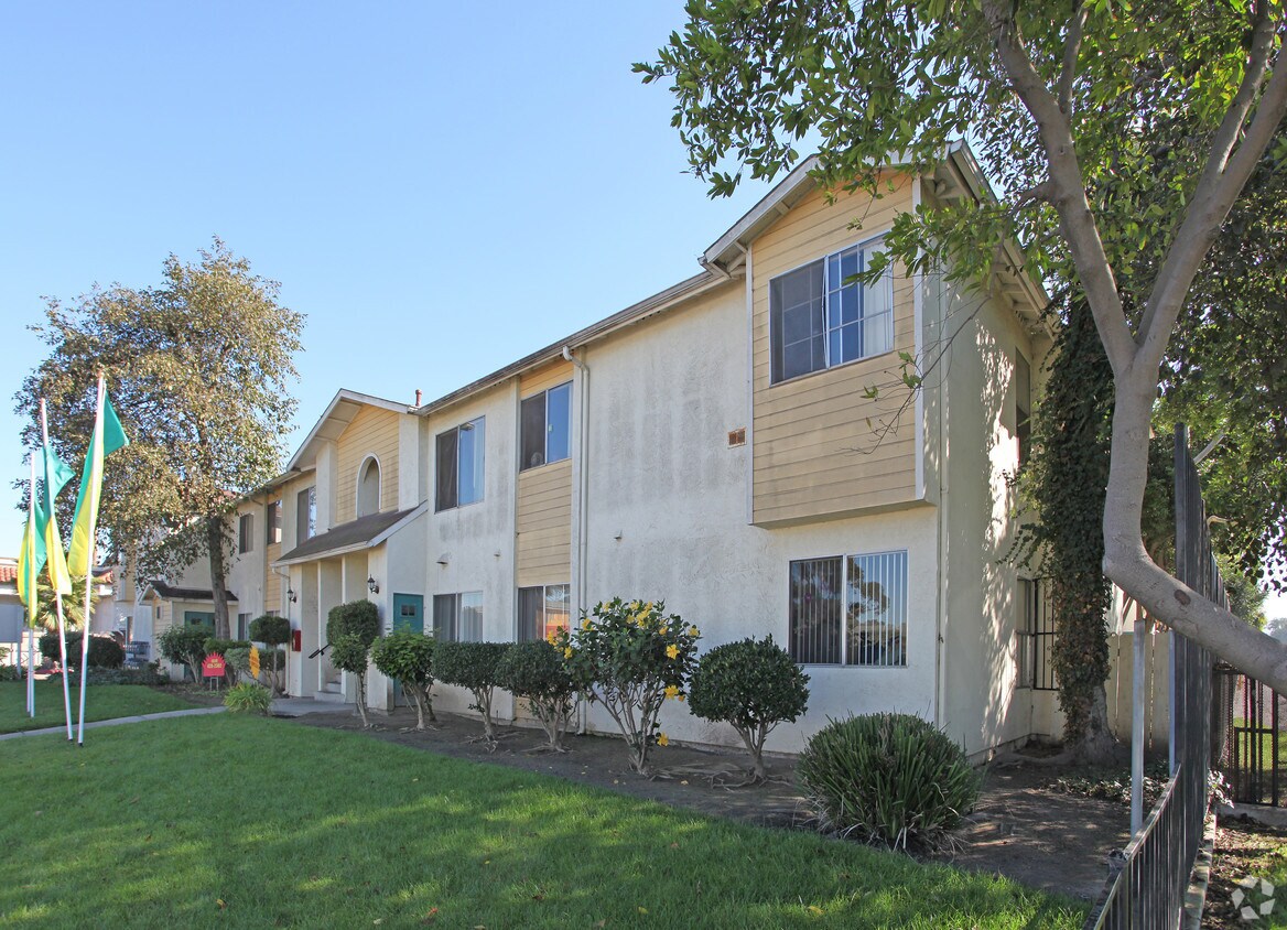 Sunrise Village Apartments San Diego, CA