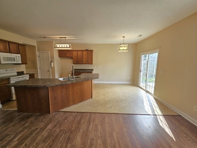 Building Photo - 232 Worcester Ln