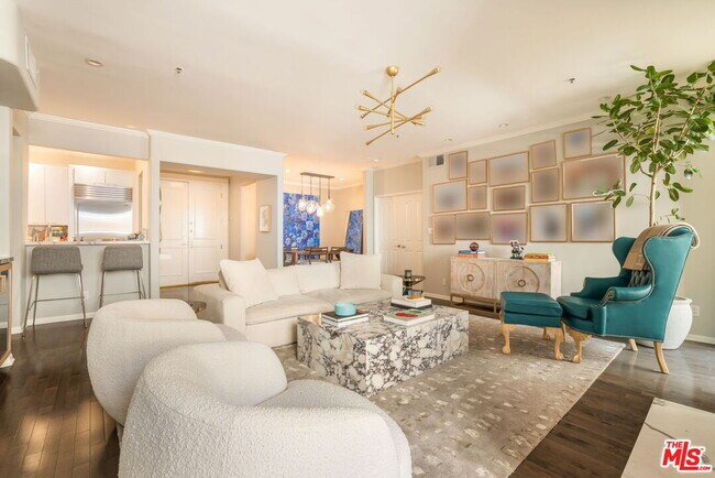 Foto del edificio - 930 N Doheny Dr