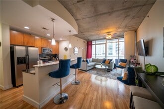 Building Photo - 44 Peachtree Pl NE