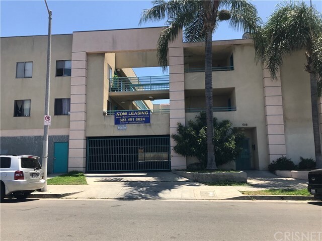 Foto principal - 606 N Oxford Ave