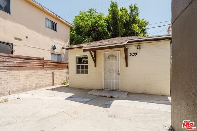 Building Photo - 5630 1/2 Craner Ave