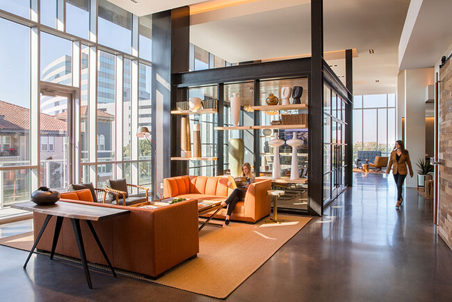 Foto del edificio - New 2 BR Already a Rising Talent
