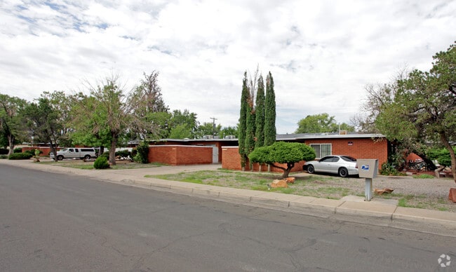 Continental Flats Apartments, 1201 Palomas Dr SE, Albuquerque, NM, 87108 - Continental Flats
