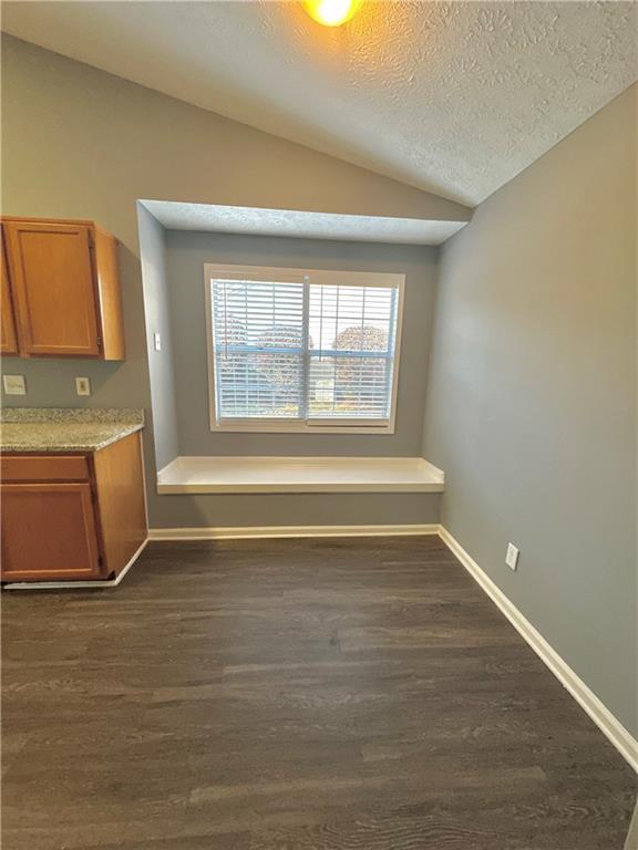 Building Photo - 4885 Streamside Dr