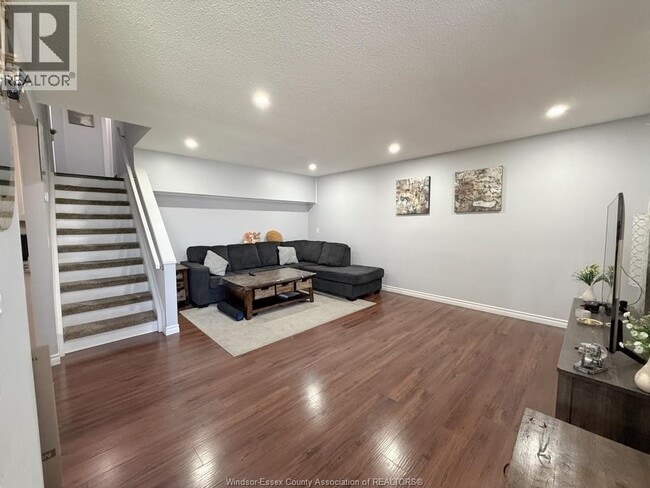Building Photo - 2660 Langlois Ave
