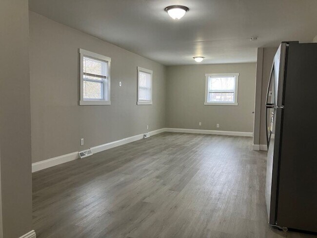 Foto del edificio - 337 S 8th St
