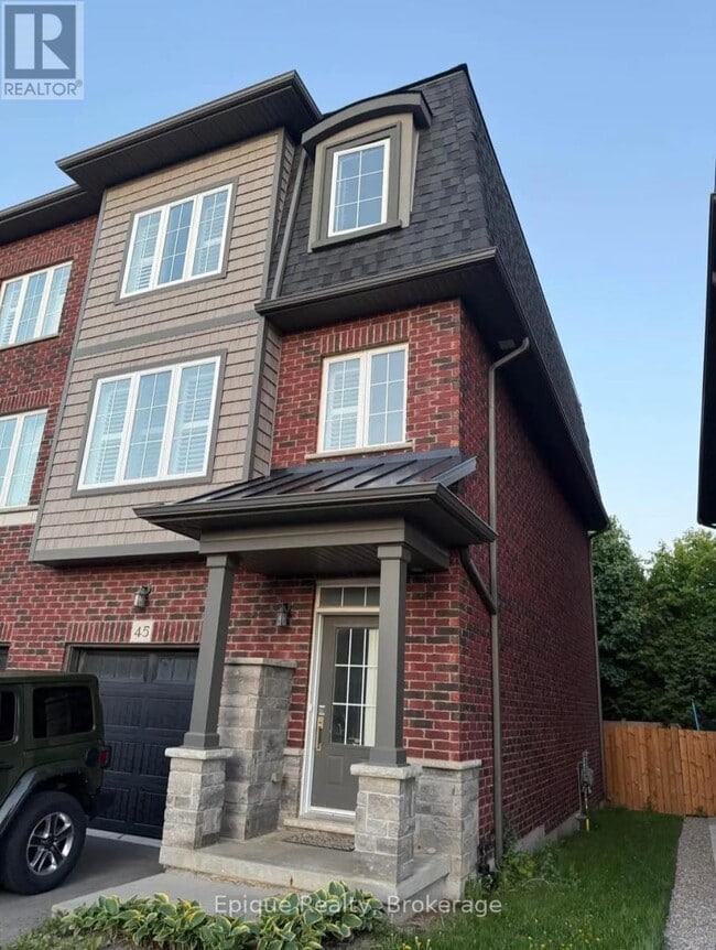 Building Photo - 445 Ontario St S