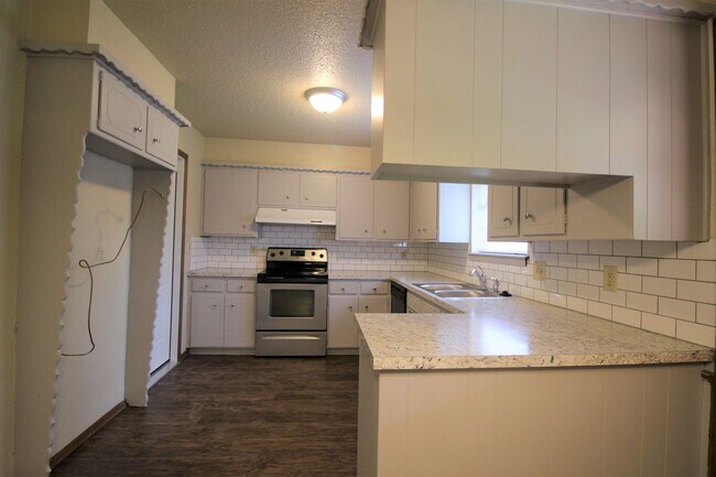 Building Photo - 2602 Michael Dr