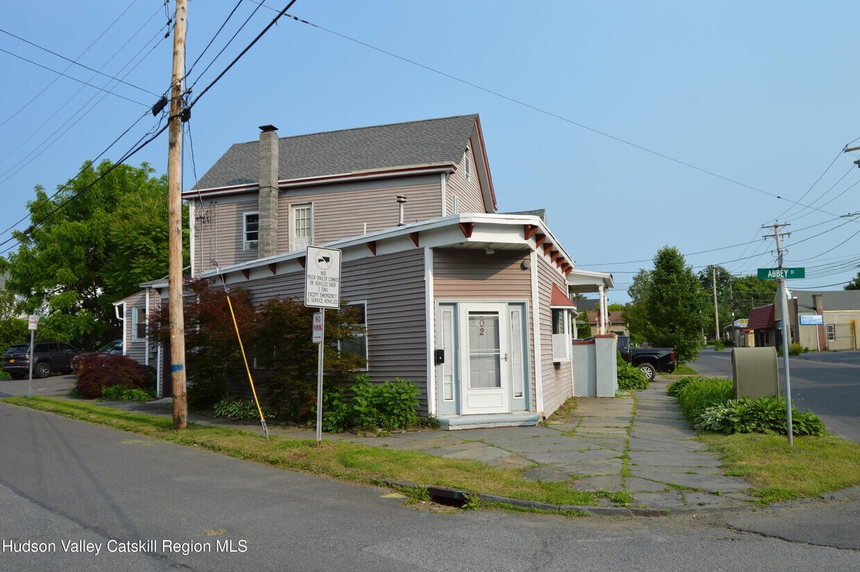 Foto principal - 202 Foxhall Ave