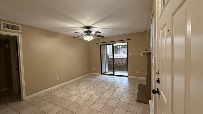 Building Photo - 3500 Tangle Brush Dr