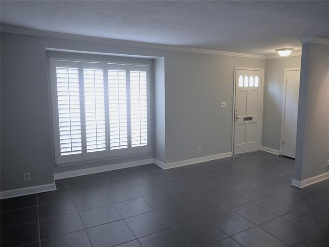 Foto del edificio - 6473 Hart Ln