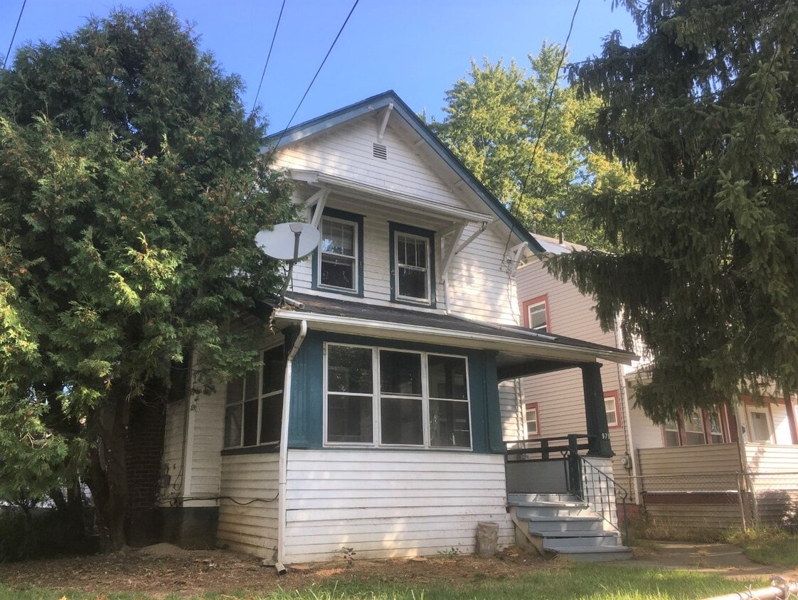 Primary Photo - 971 Peckham St