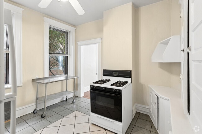 2BR, 1BA - 1,100SF - Kitchen - Sycamore