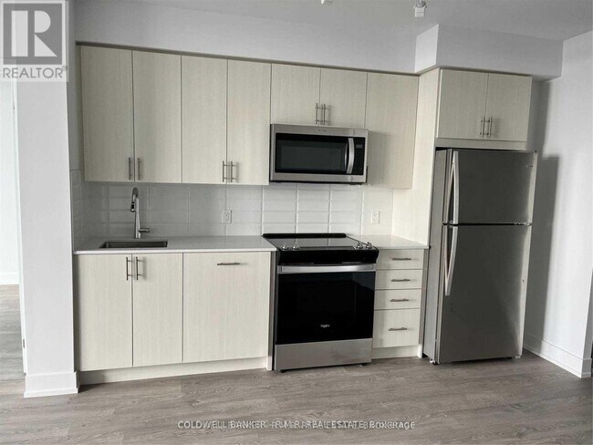 Photo du bâtiment - 2550-2550 Simcoe St N