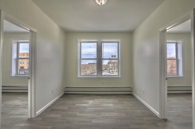 Building Photo - 404 Stegman Pkwy
