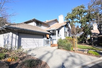 Building Photo - 5976 Post Oak Cir