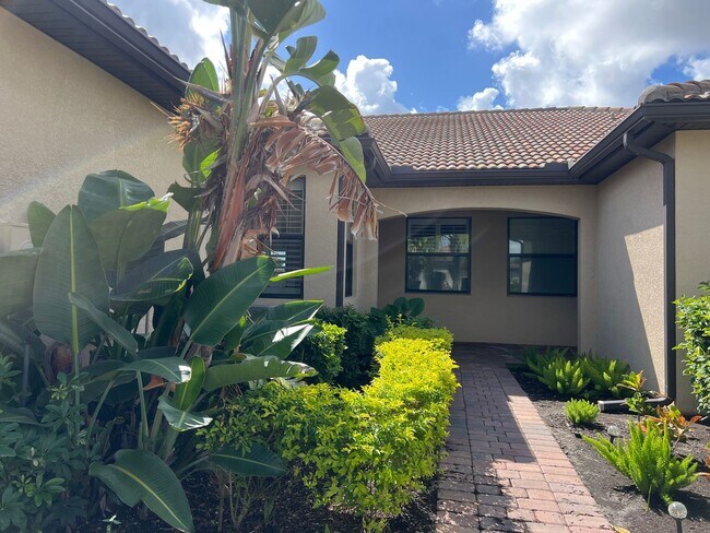 Foto del edificio - 2 bedroom, 2 bathroom attached villa home in Islandwalk!