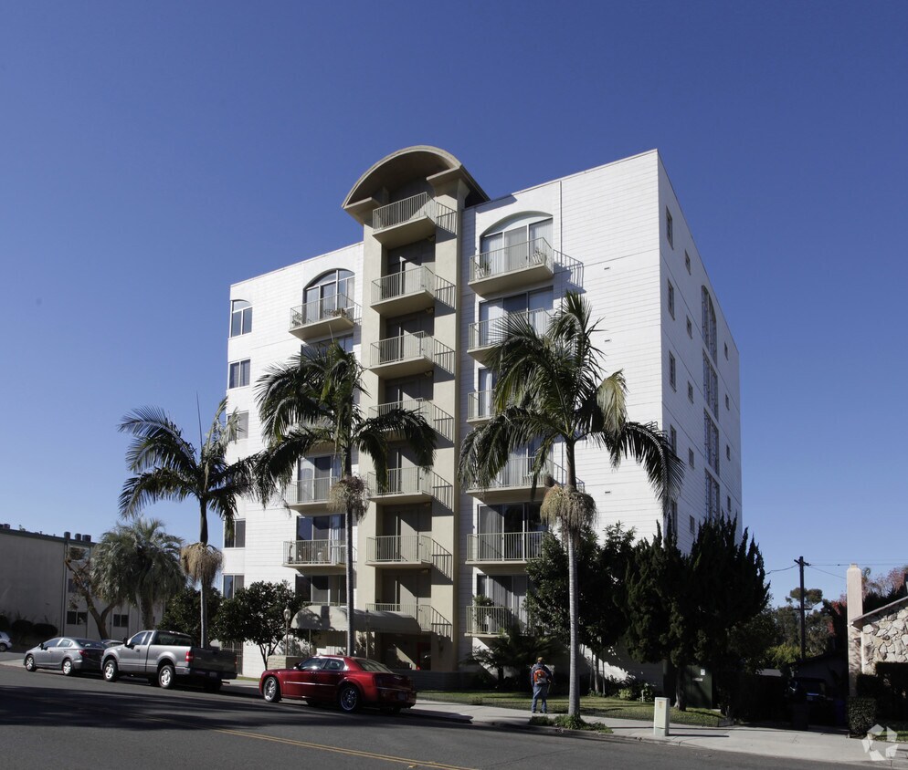 Building Photo - Versilles