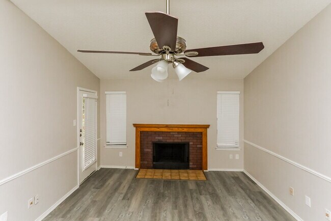 Foto del edificio - 4203 Rye Glen Dr