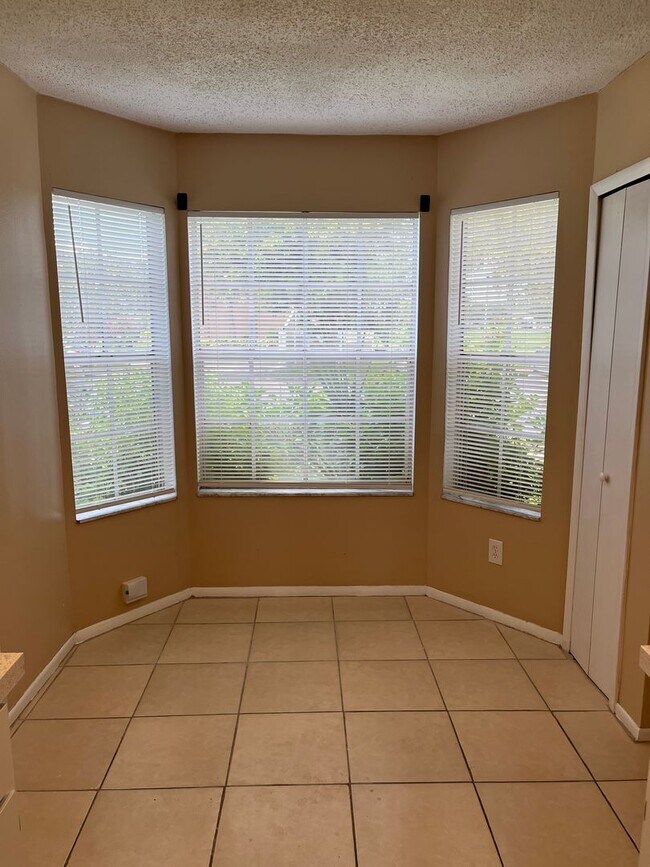 Foto del edificio - 2 story townhome in Whisper Lakes