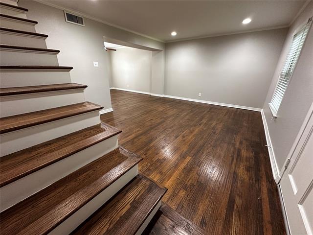 Building Photo - 6451 Oriole Dr