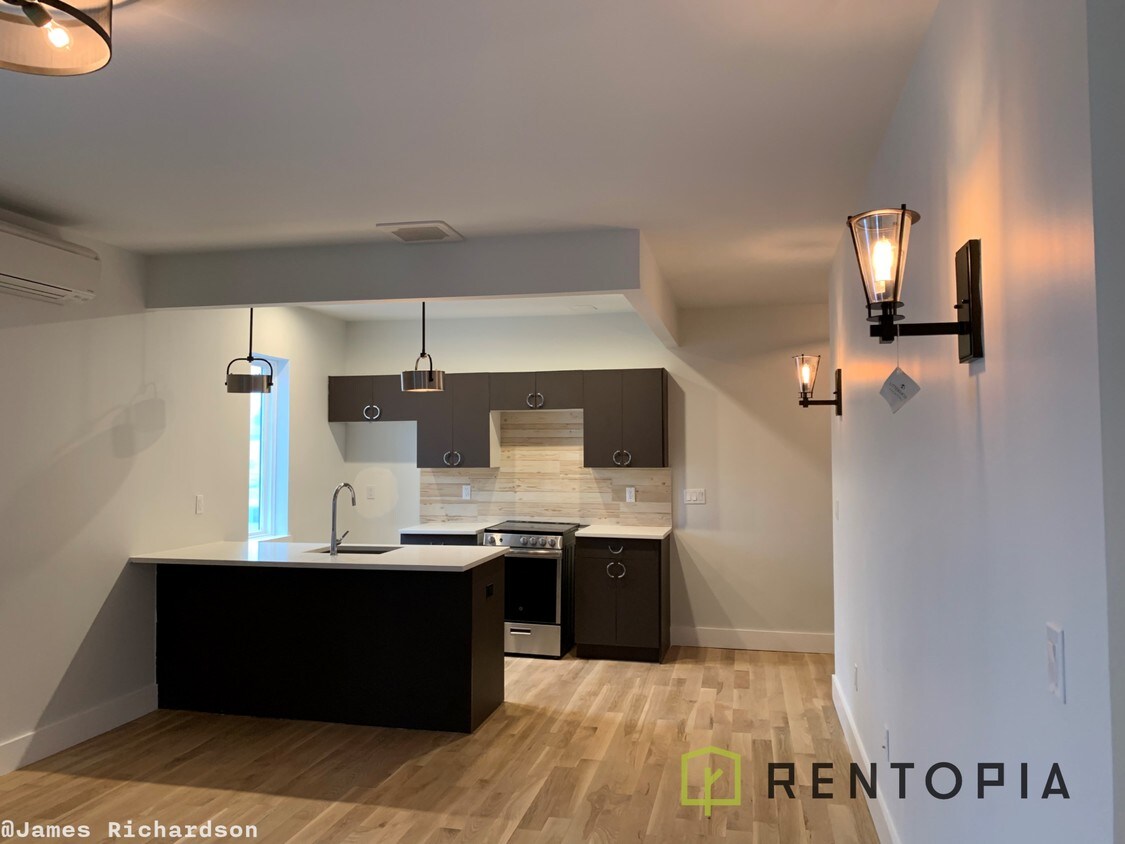 Foto principal - 482 Seneca Ave
