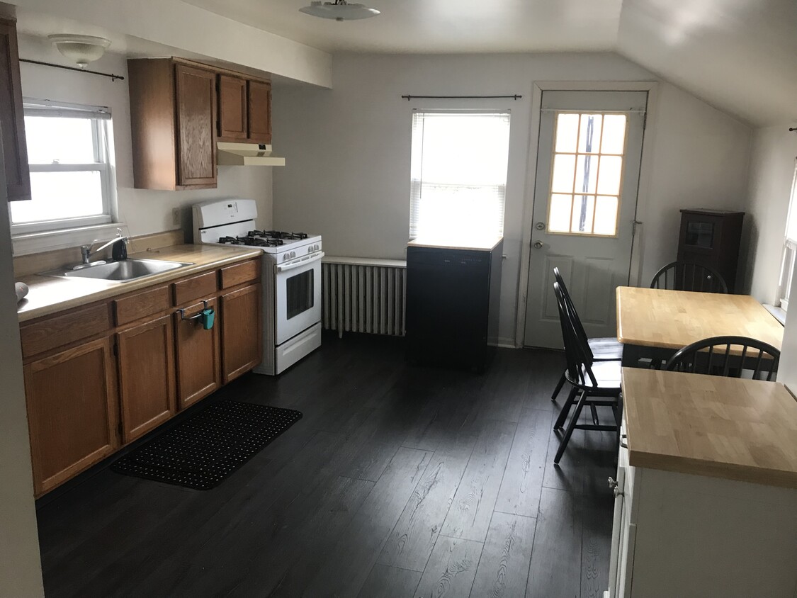 Kitchen - 5500 Edmondson Ave