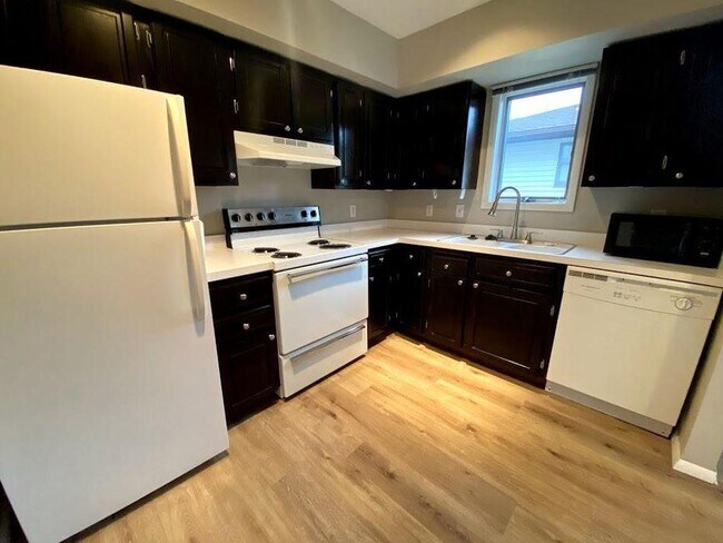 Foto del edificio - 1218 Monroe Ave