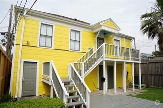 Building Photo - 1513 24th Street Rear