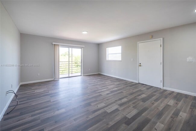 Building Photo - 4111 Stirling Rd